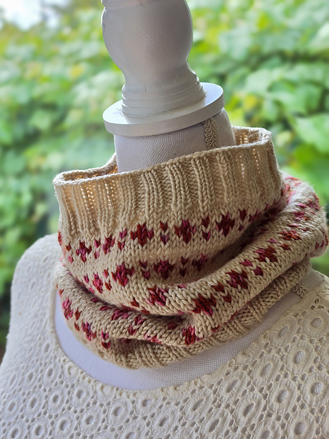 Bloom in Color Cowl