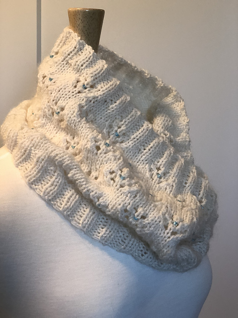 Beaded Cat's Paw Cowl