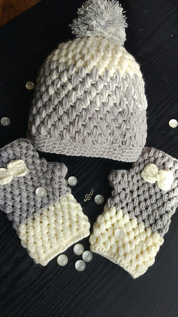 Puff stitch fingerless gloves