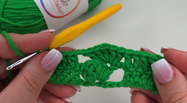 Block and shell stitch scarf