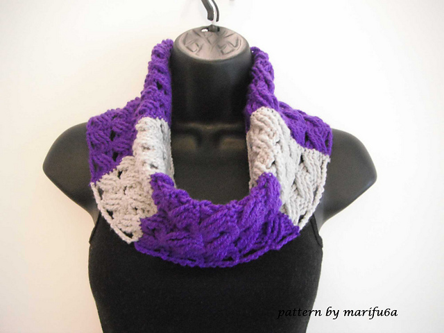 two color cowl
