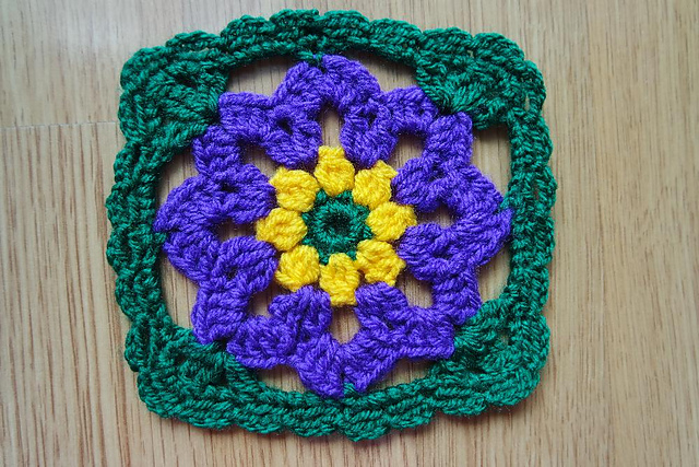 Violet flower blanket