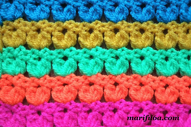 Colorful puff V blanket