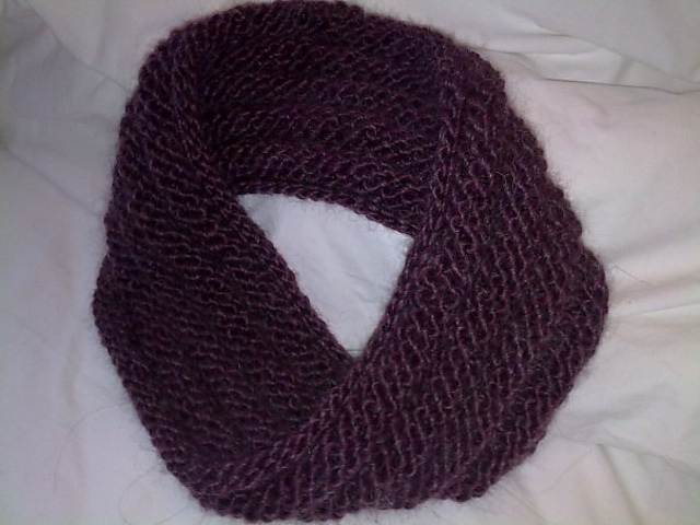 Möbius Scarflet
