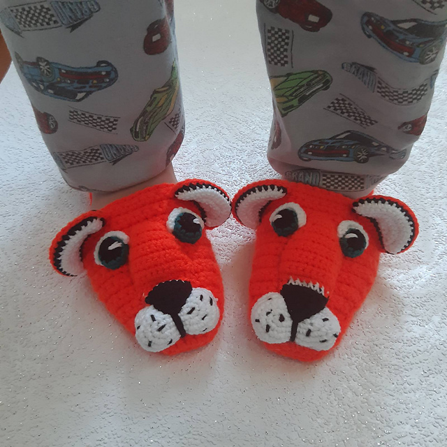 Home Tiger Slippers
