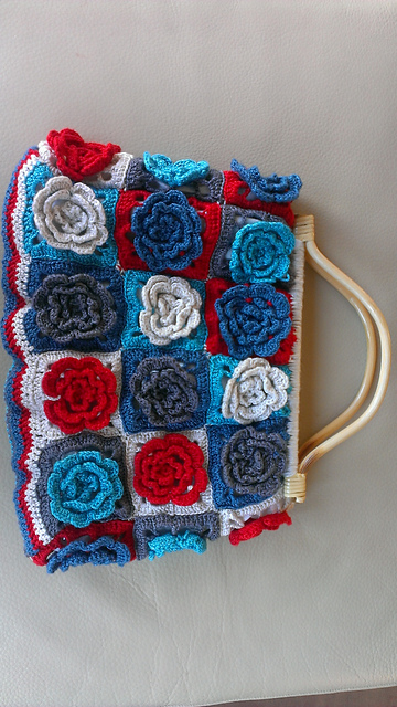 # 51 Blumen-Beutel / Flower Satchel