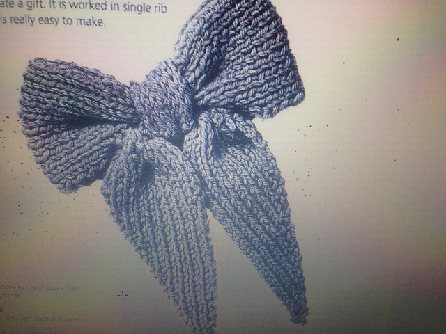 Knitted Bow Motif