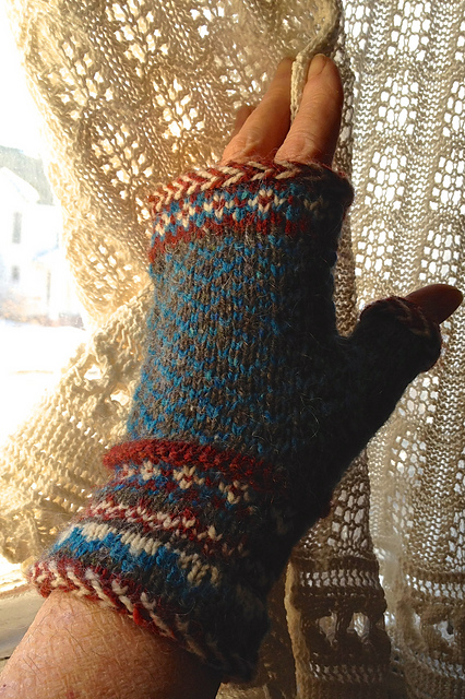 Latvian Braid Fair Isle Mitts