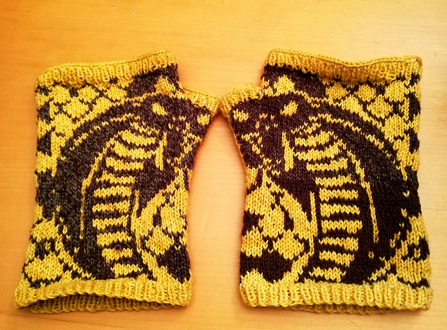 Venomonous Cobra fingerless mittens