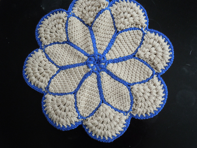 p(p.23) Octagon Cushion