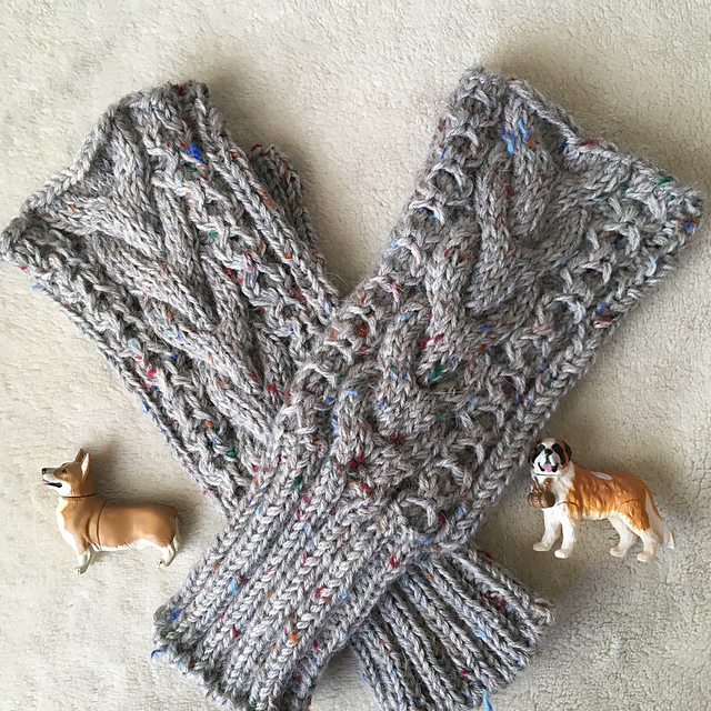 05(A,B)Natural Aran Mitts