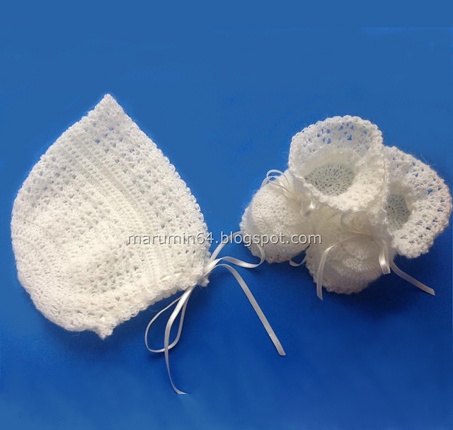 Vintage Bonnet and Booties to match CR019