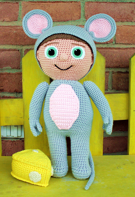 Mouse Buddy and Cheese Amigurumi