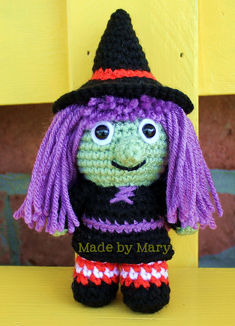 Witch Mini Spook Amigurumi