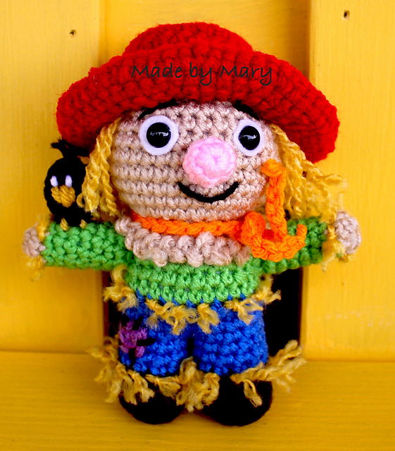 Scarecrow Mini Amigurumi