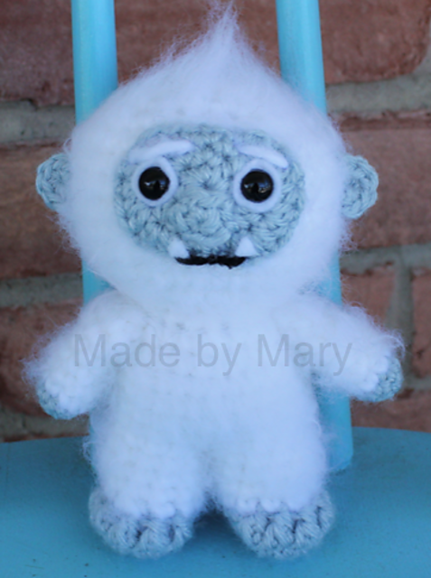 Abominable Snowman Christmas Mini Amigurumi