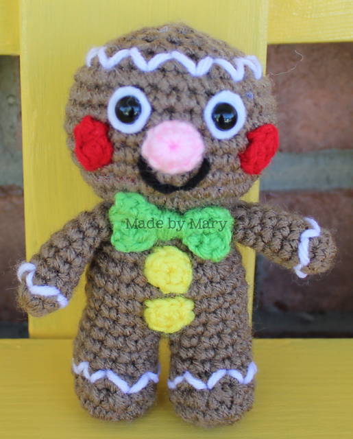 Gingerbread Boy Christmas Mini Amigurumi