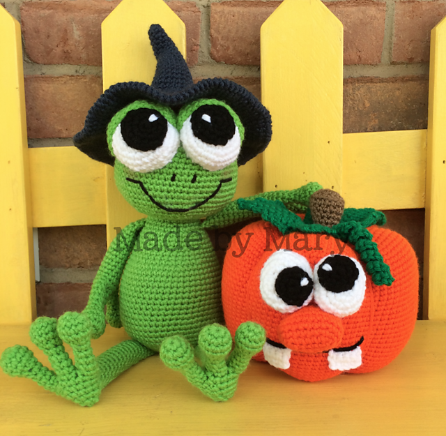 Frog with Pumpkin Friend Amigurumi