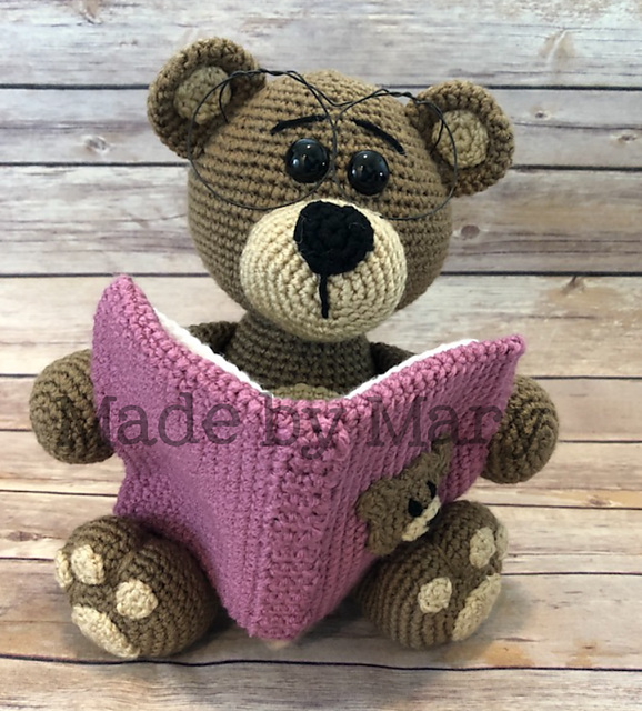 Reading Bear Amigurumi