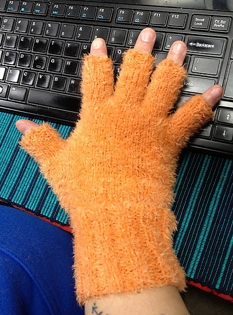 Super-Stretchy Gloves