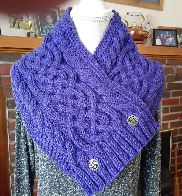 Ravelry: marystoverscalais' Braveheart Neckwarmer in Grape