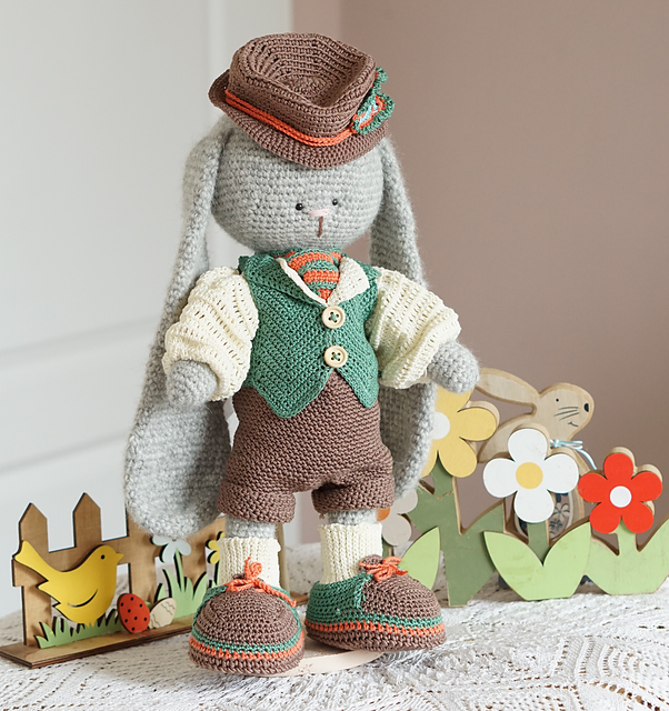 Outfit for Yodeler Bunny