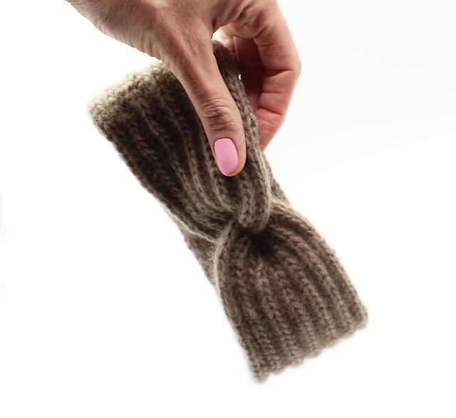 Stirnband mit Twist