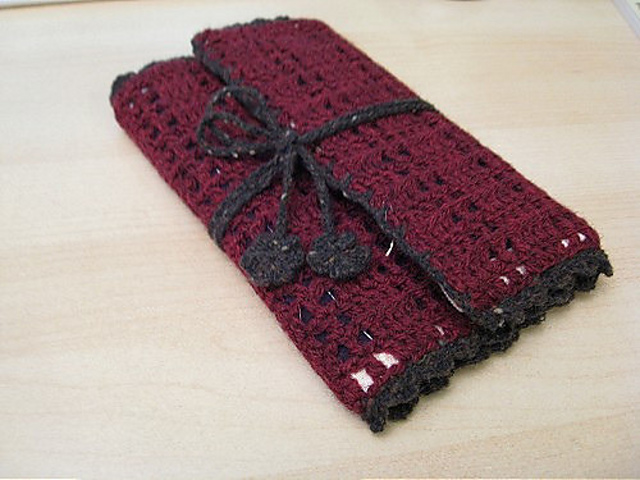 P. 8 E Crochet Hook Case