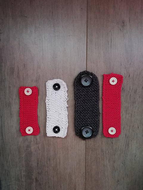 Attache-masque en tricot (Colette, ear savers)