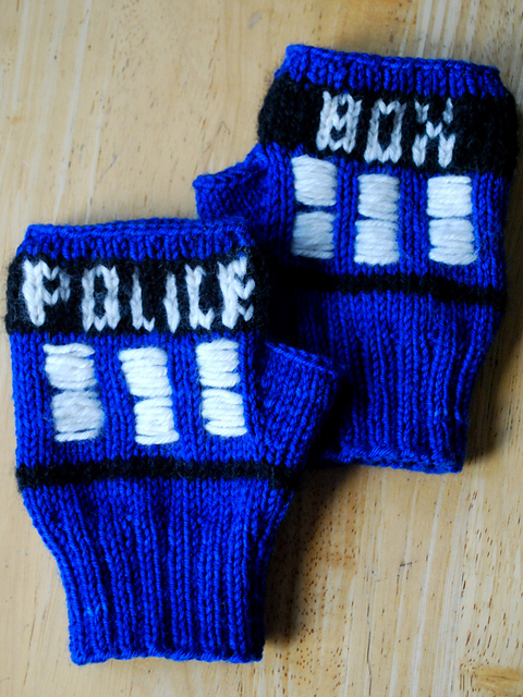Tardis Mitts