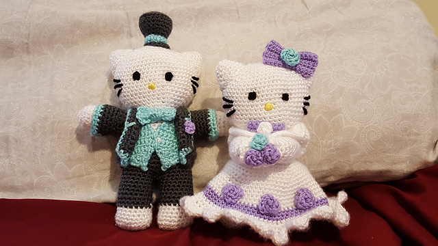 Hello Kitty Victorian Wedding Couple