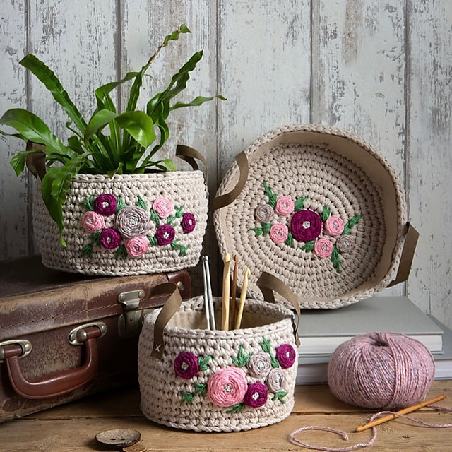 Roses Basket Set