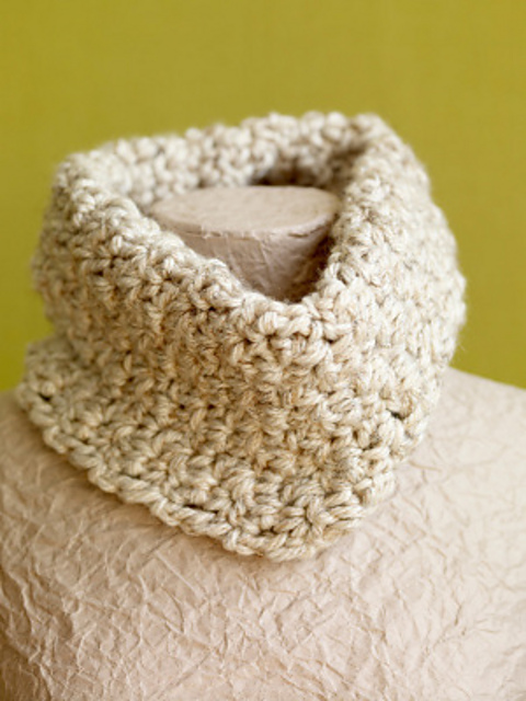 Marshmallow Tweed Cowl