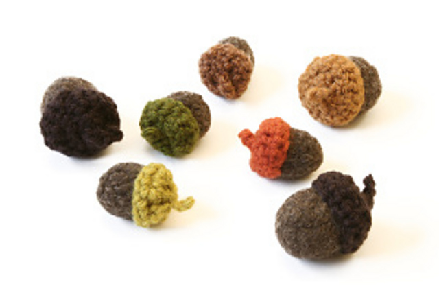 Adorable Acorn Accents
