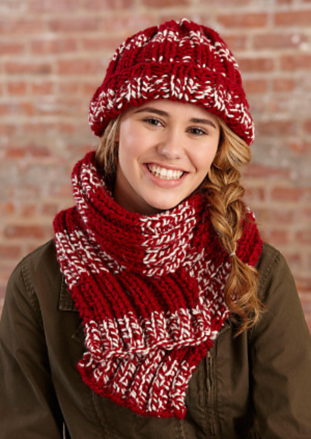 Simple Knit Crimson Hat and Scarf (Hat)