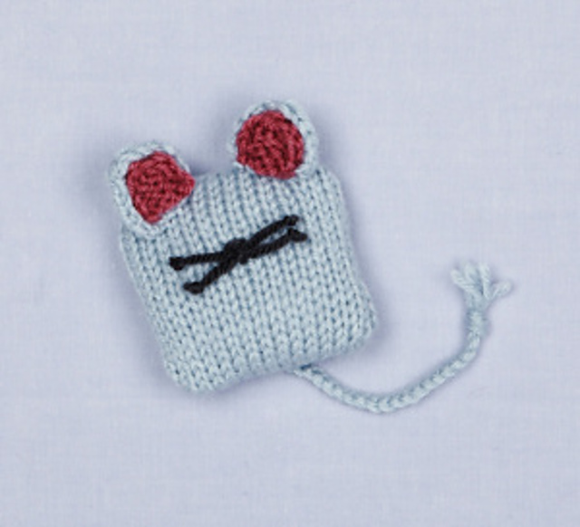 Loom Knit Mouse #L10030