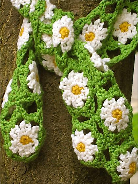 Daisy Crochet Scarf