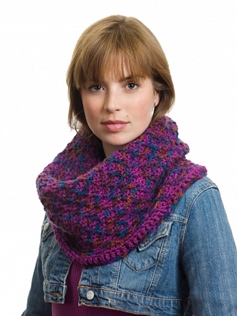Criss Cross Cowl