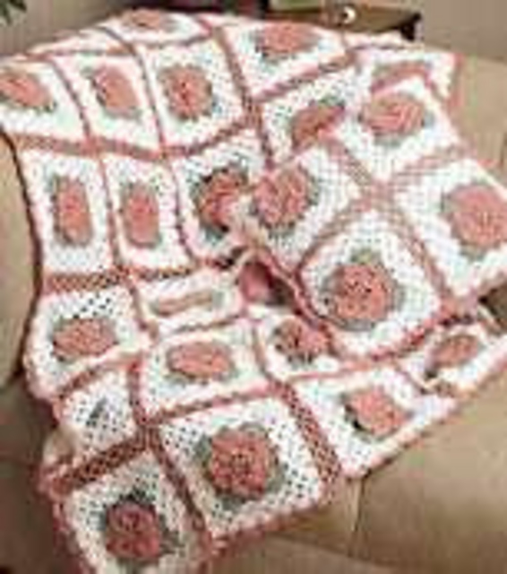 Rose Trellis Afghan & Pillow: Pillow