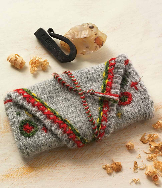 A Tinder Pouch to Knit