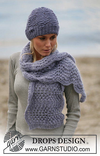0-414 Scarf in wavy pattern