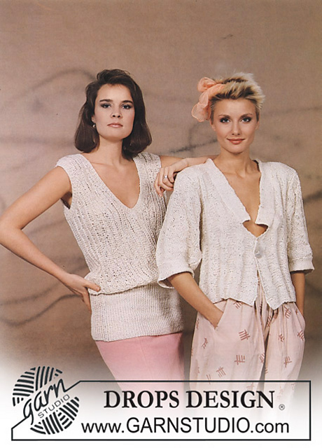 0-150 Short jacket with V-collar and ¾ sleeves