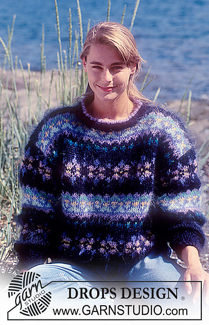 28-10 Jumper with flower pattern borders