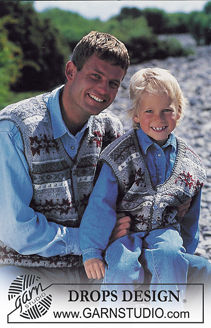40-22 Sleeveless jacket with pattern borders