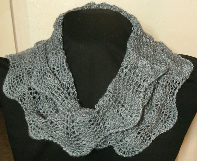 Crochet Mobius Feather & Fan Cowl