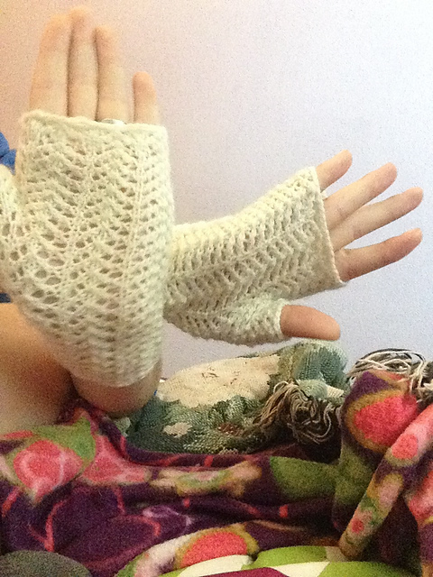 Lace Fingerless Mitts