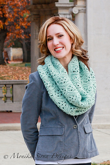 Cabernet Infinity Scarf - bulky
