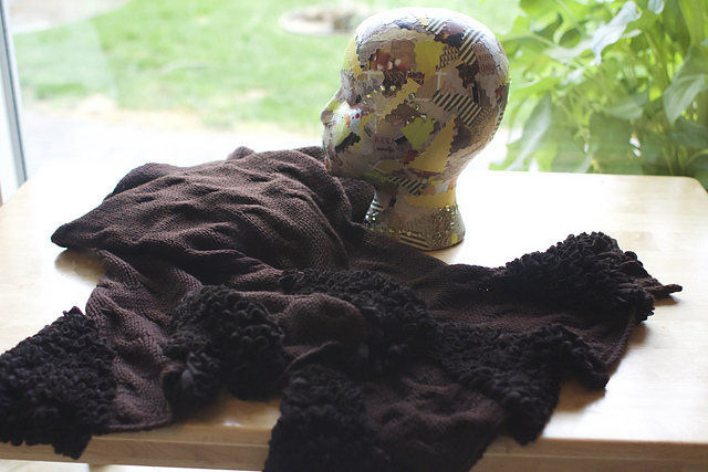 3805D Cabled Trumpet Scarf