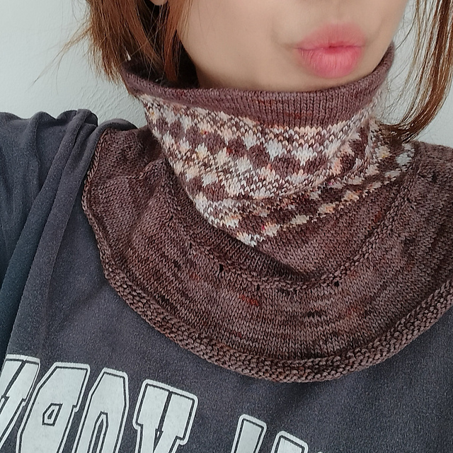 Mosaic tile cowl