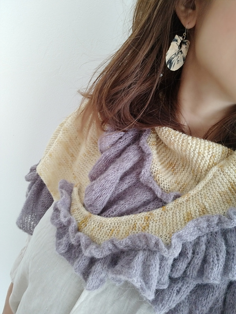 Ravelry: Sweetpea Shawl pattern by Mamet Knit